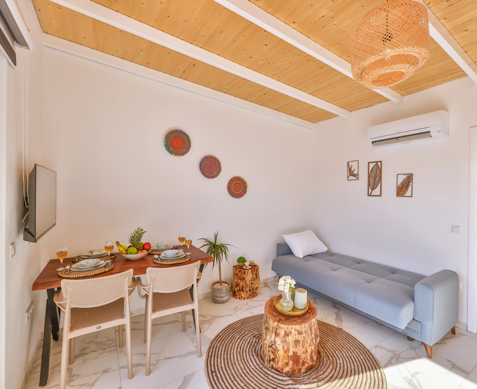 Villa Ay