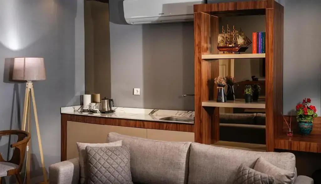 Отель Vitabella Suites