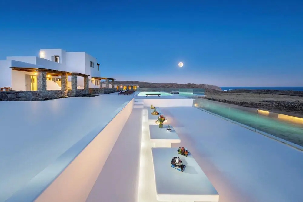 Legendary Suites Hotel