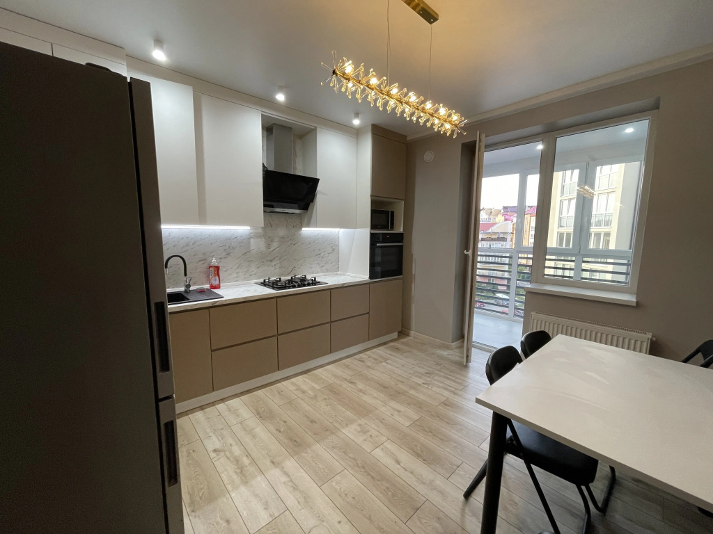 Квартира Премиум 2-комнатная в центре, 83 м², 8 мин до моря
