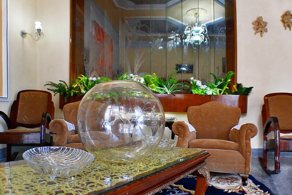 Мини-Отель Hostal Yakelyn