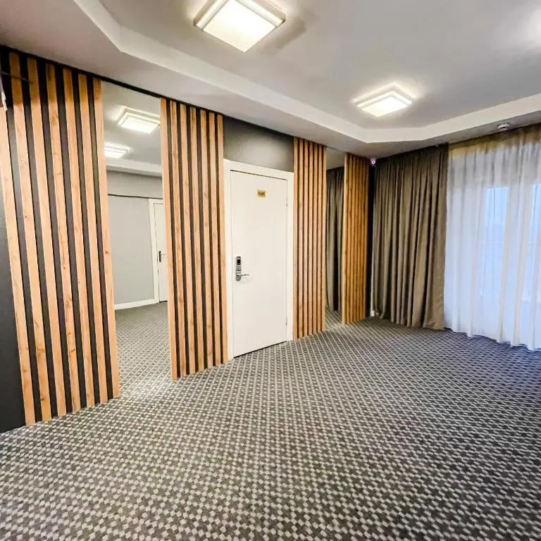 Golden Palace Hotel