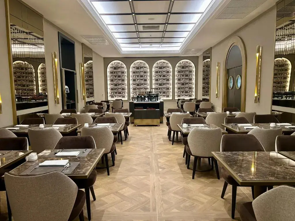 Отель Omnia Aria Palace