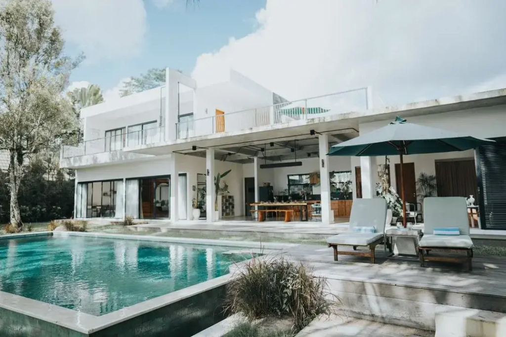 Вилла Новая, вид на тропики, огромный бассейн, Akia Ubud