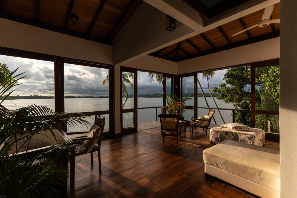 Вилла South Point Cottage 3 bedrooms Lake front