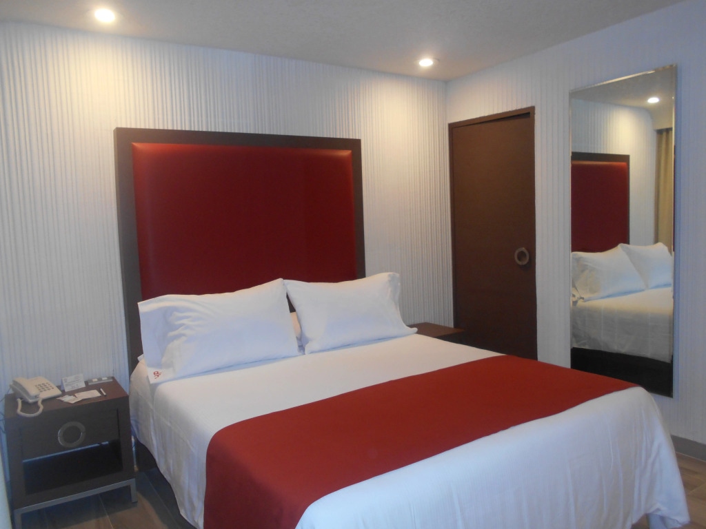 Hotel Puente Real