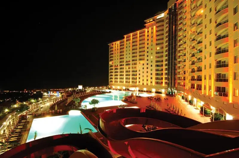 GoldCity SM With Private Pool Villa