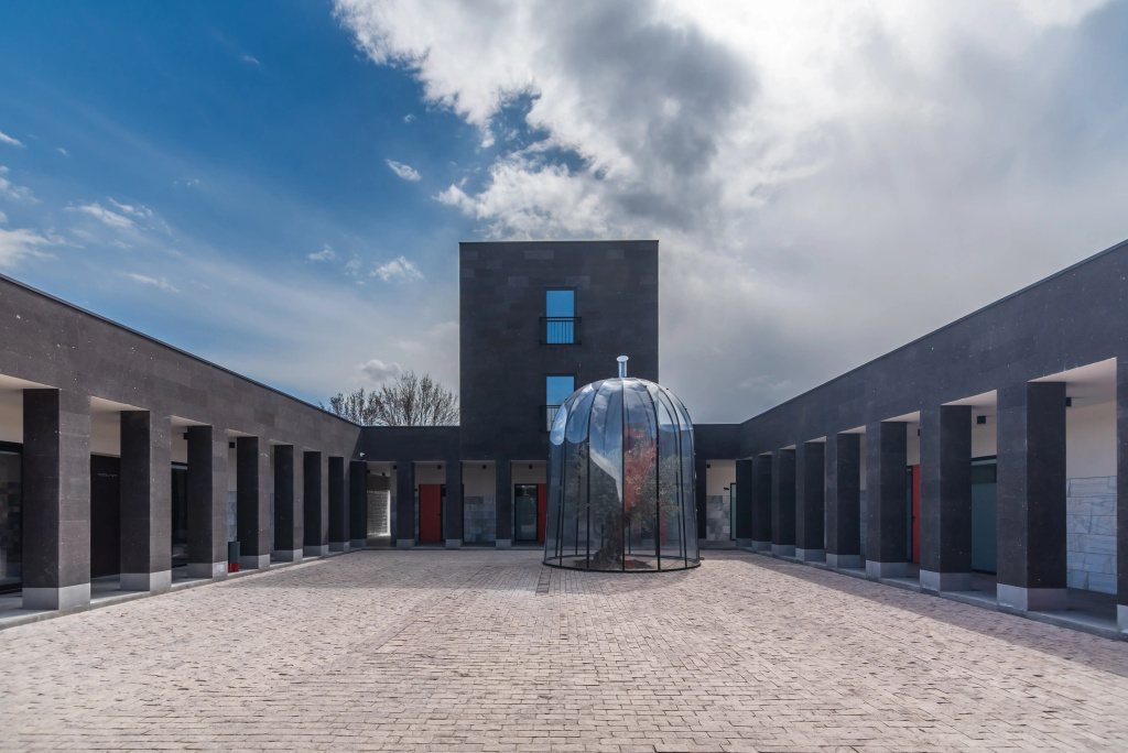 Manifest Restaurant and Hotel Gyumri