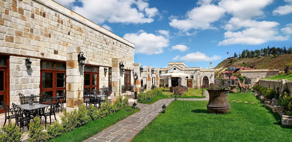 Seraphim Cave Suites & SPA