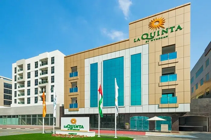 Отель La Quinta by Wyndham Dubai Jumeirah