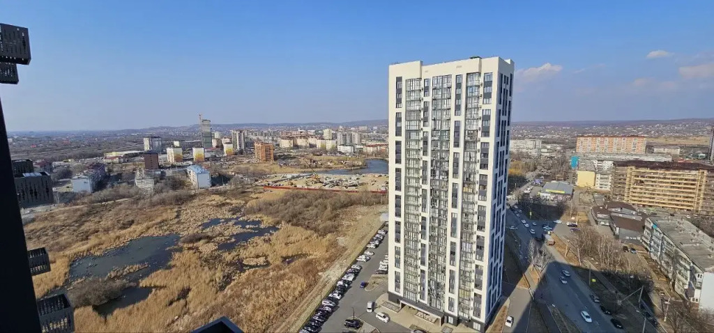 Апартаменты с современным ремонтом и панорамным видом из окна