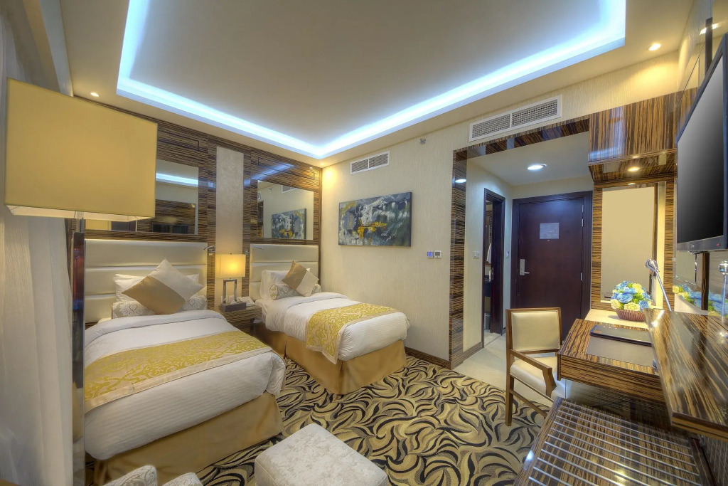 Отель Orchid Vue