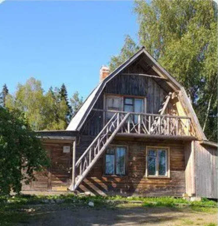 Частный дом у леса