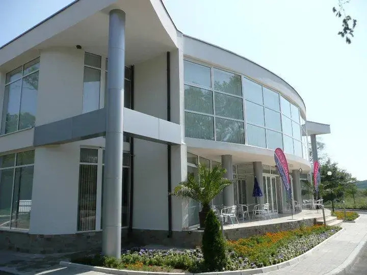 Отель Arkutino