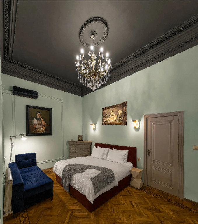 Old Money Boutique Hotel