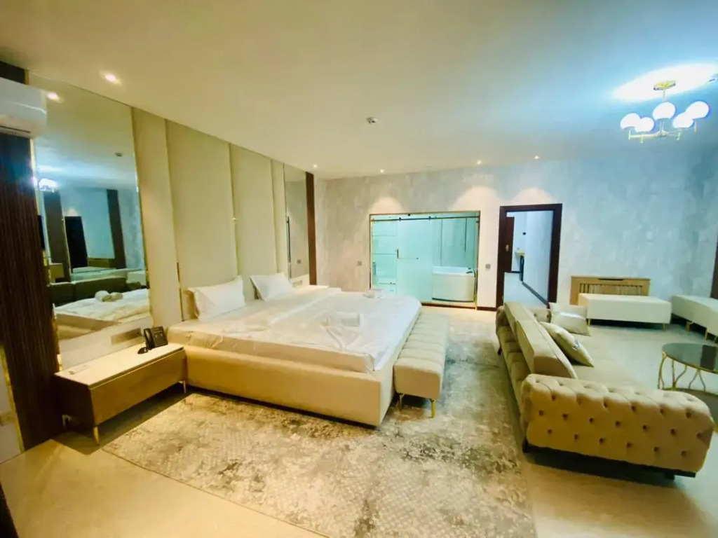 Отель Aram Baland Hotel 13th floor