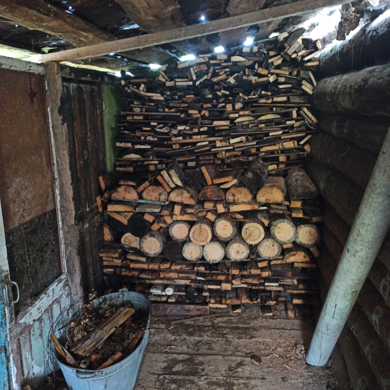 Частный дом на берегу Зюраткуля
