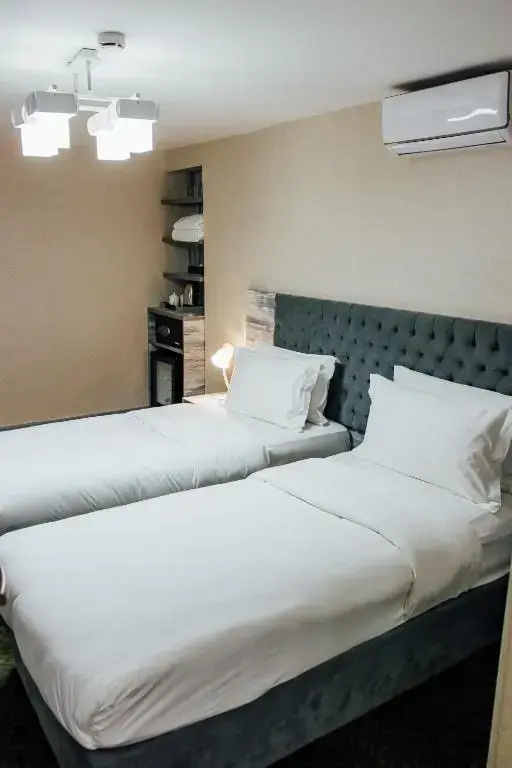 Express City Hotel