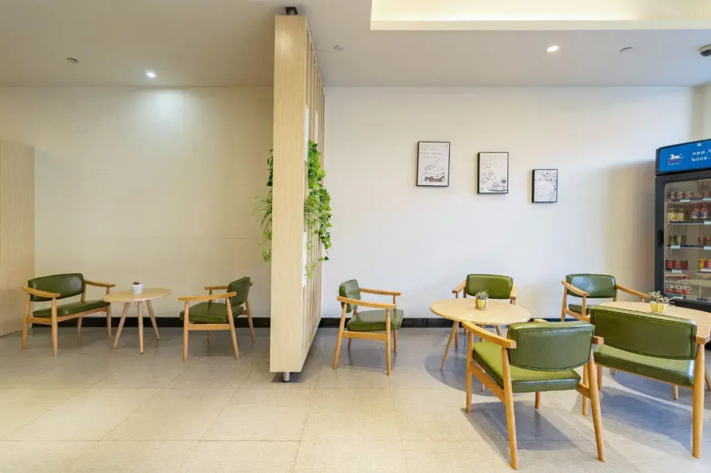Отель Weiting Qingju Shanghai Hongqiao Airport Beihua Road Branch