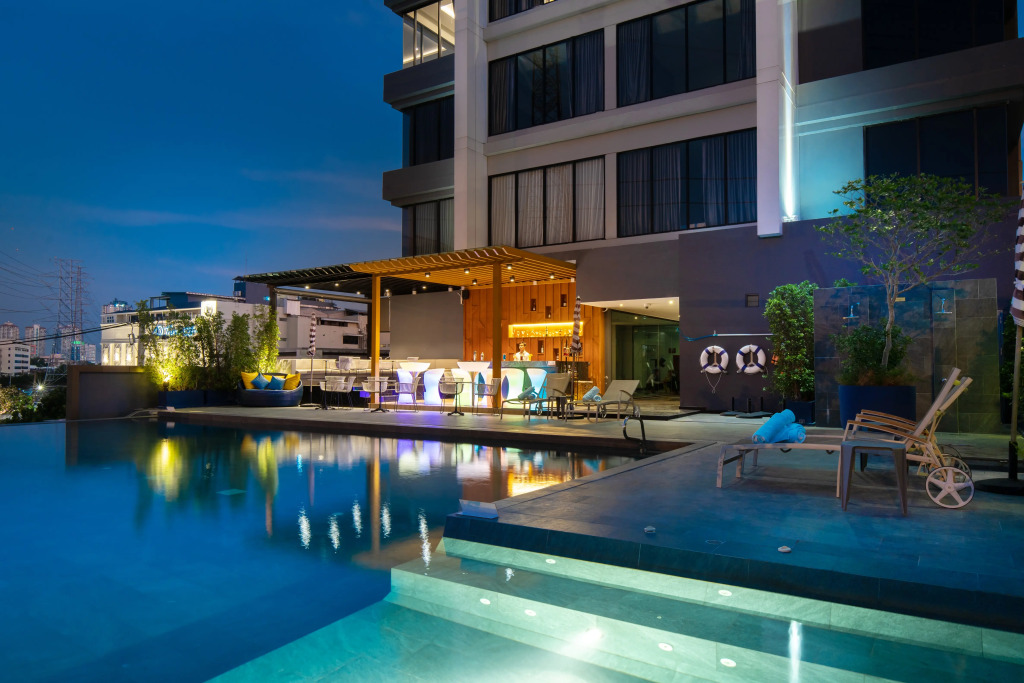 Отель Thaya Hotel Bangkok