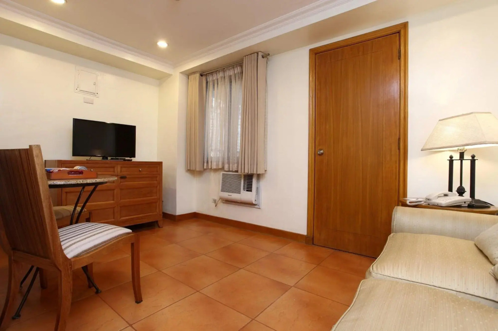 Отель City Garden Suites Manila