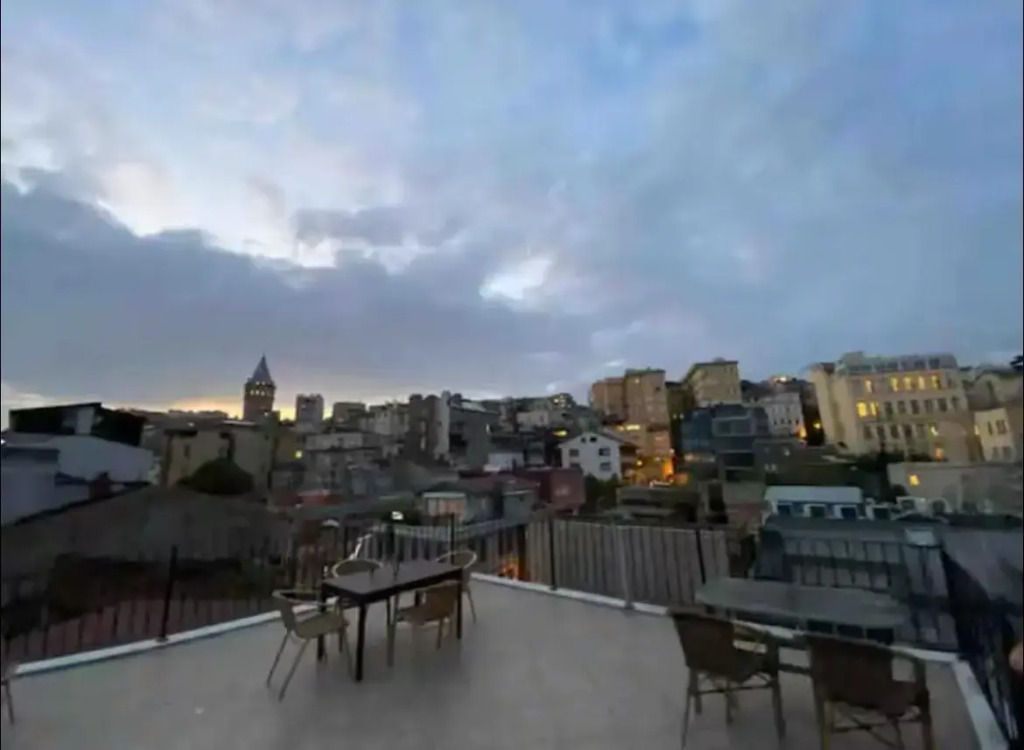 Апартаменты Cozy house with a crazy Bosphorus view on a shared terrace