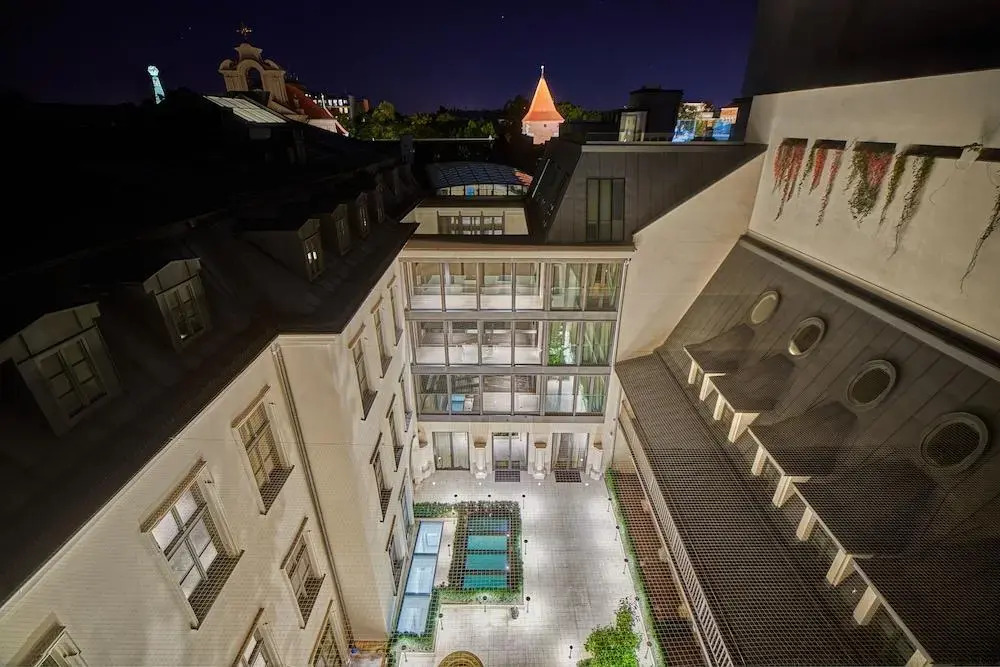 Отель H15 Luxury Palace