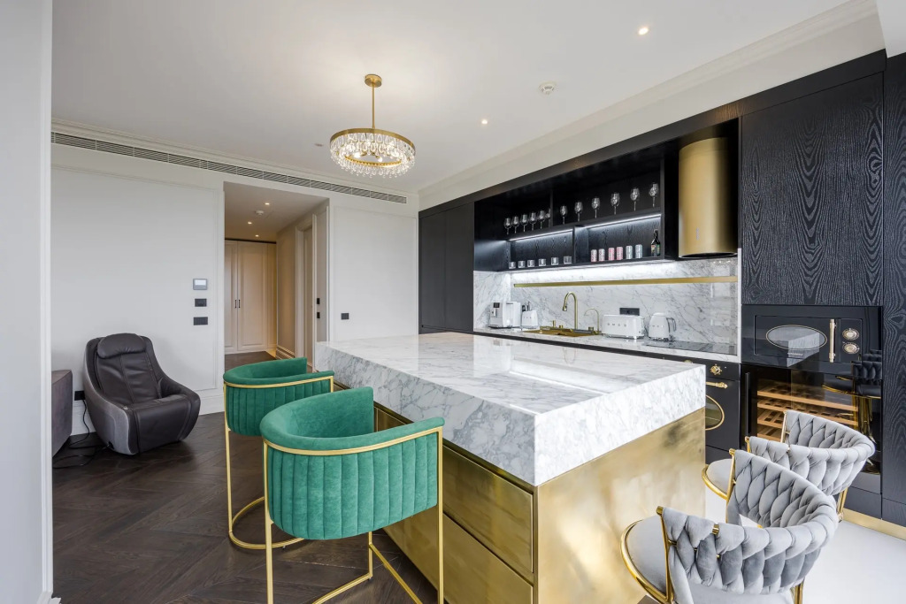 Апартаменты 3х комнатные в 5* комплексе Поклонная 9