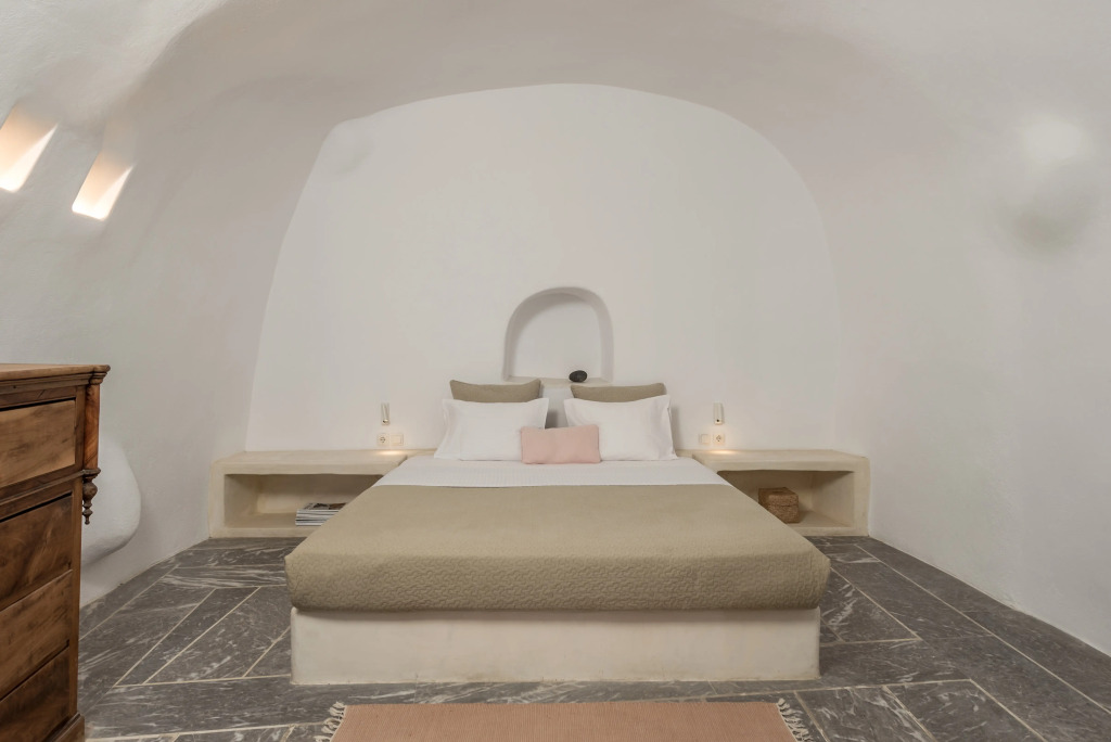 Parathira cave houses by Cycladica