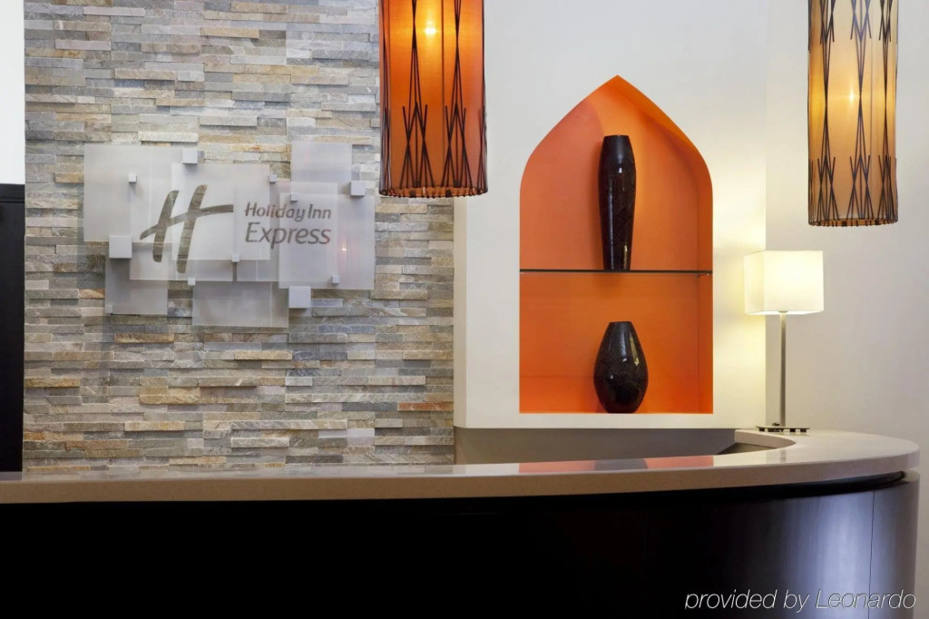 Holiday Inn Express Dubai Safa Park by IHG