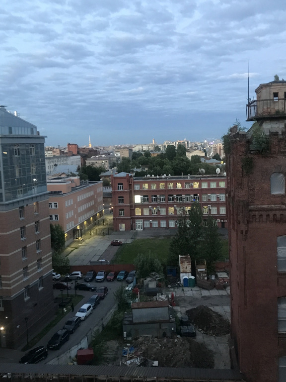 Квартира с видом на Петропавловскую крепость и Исаакиевский собор