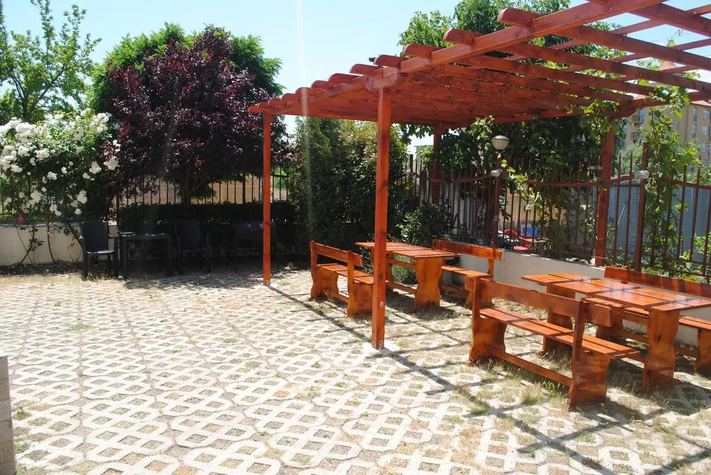 Julia Family Apartments