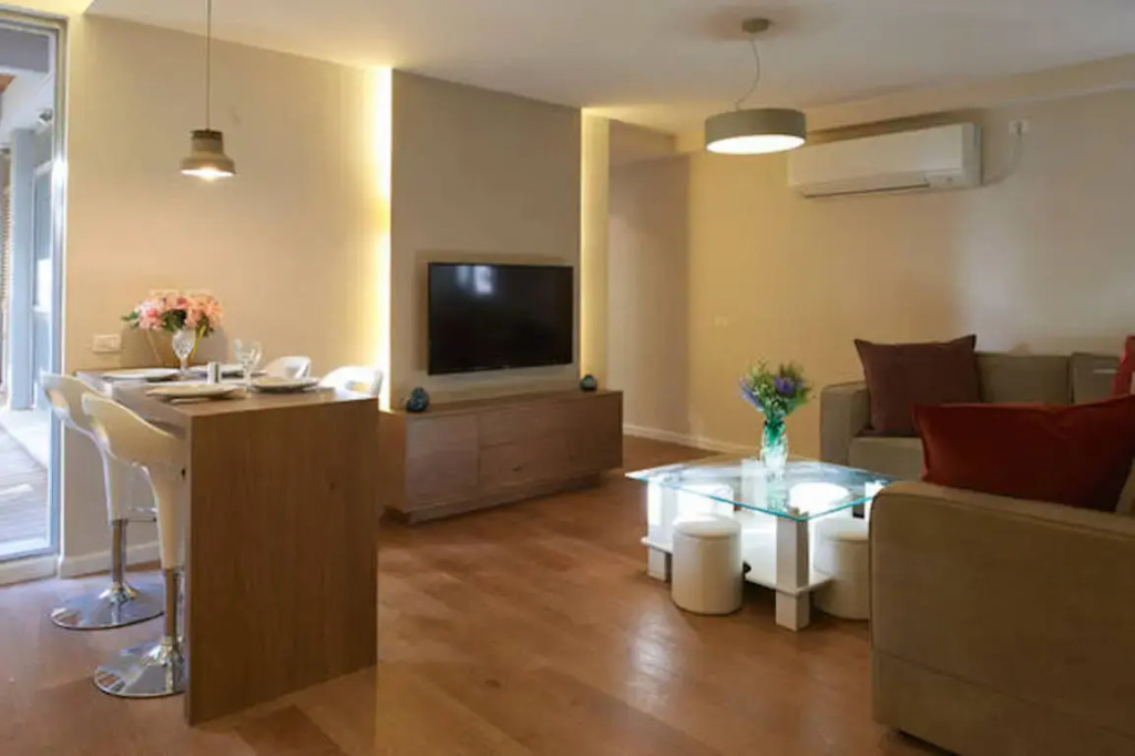 Апартаменты Quiet with Terrasse in City Center by FeelHome