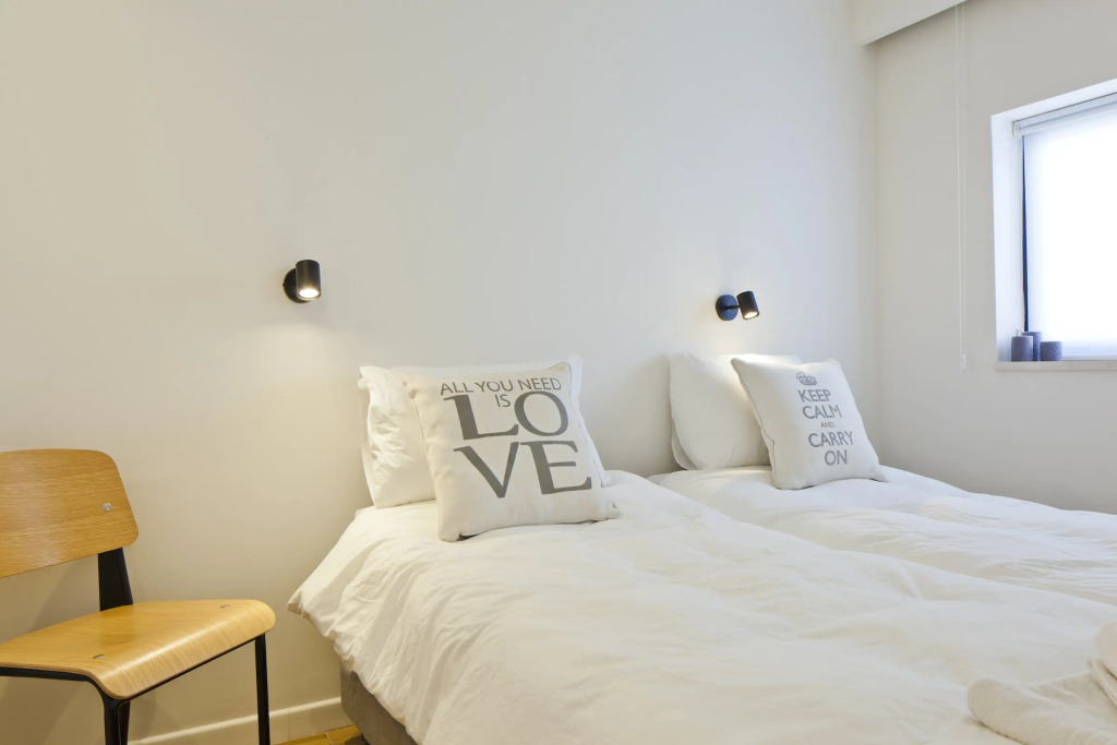 Elegant 2Br & Veranda Close To Beach By Feelhome