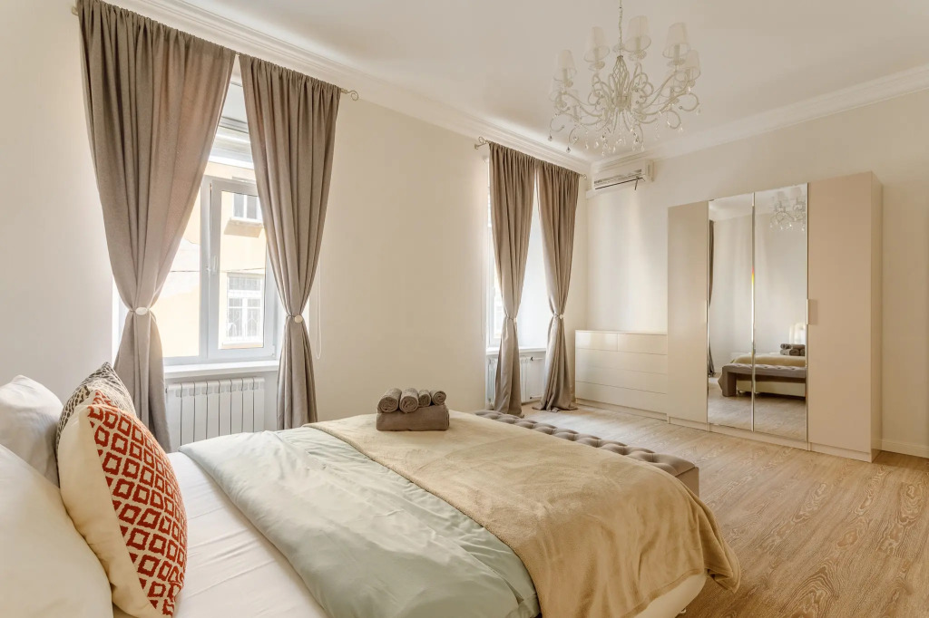 Luchshaya Kvartira with 3 bedrooms near Kremlin