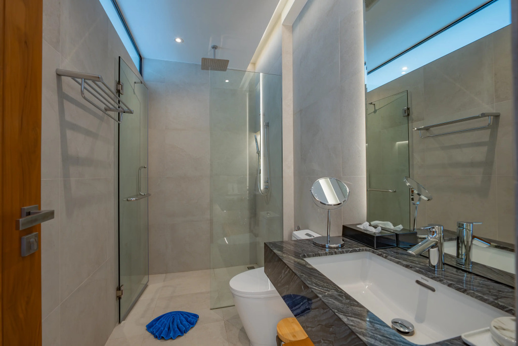 Infinity Pool Apartment at Viewpoint Villas