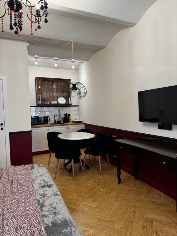 Burgundy Flat