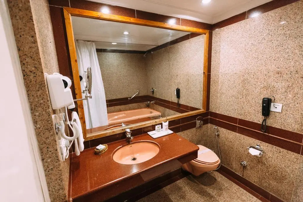 Hotel Willow Banks, Mall Road Shimla