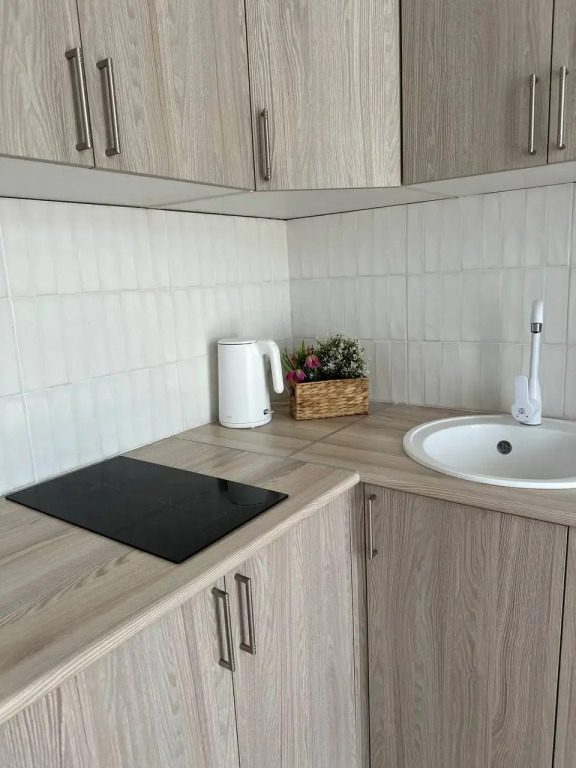 Квартира с Бacсeйнoм в Живoпиcнoм Мeсте ЖК Нolidаy Hоuse 109