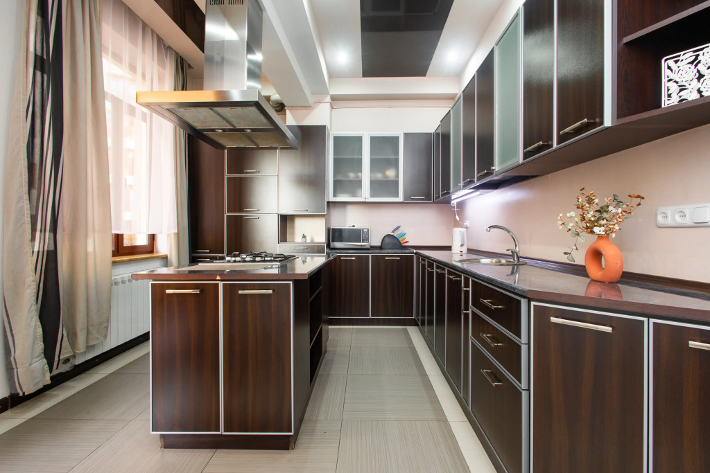 Квартира 3-комн. рядом с рестораном DIMOND, DI8210