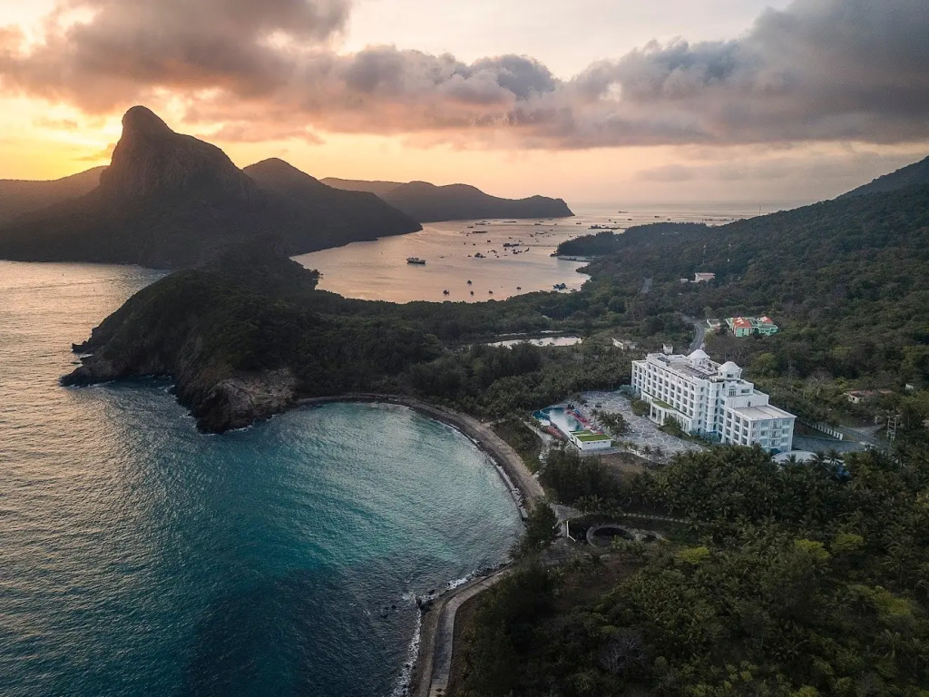 Отель Orson Hotel & Resort Con Dao