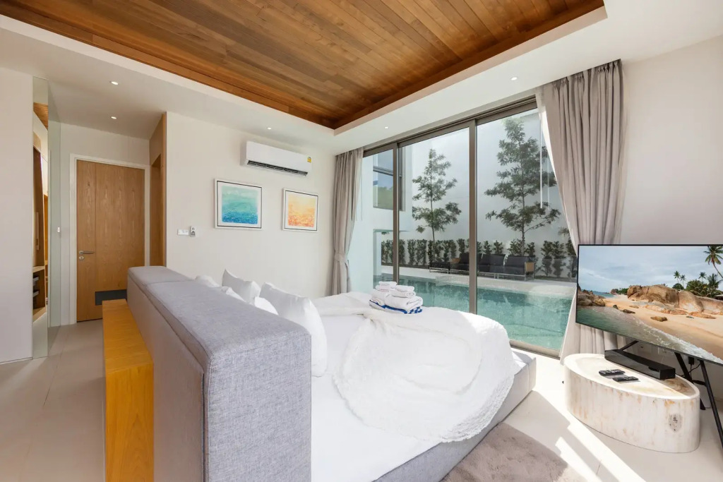 Курортный отель Wallaya Villas Bang Tao by TropicLook