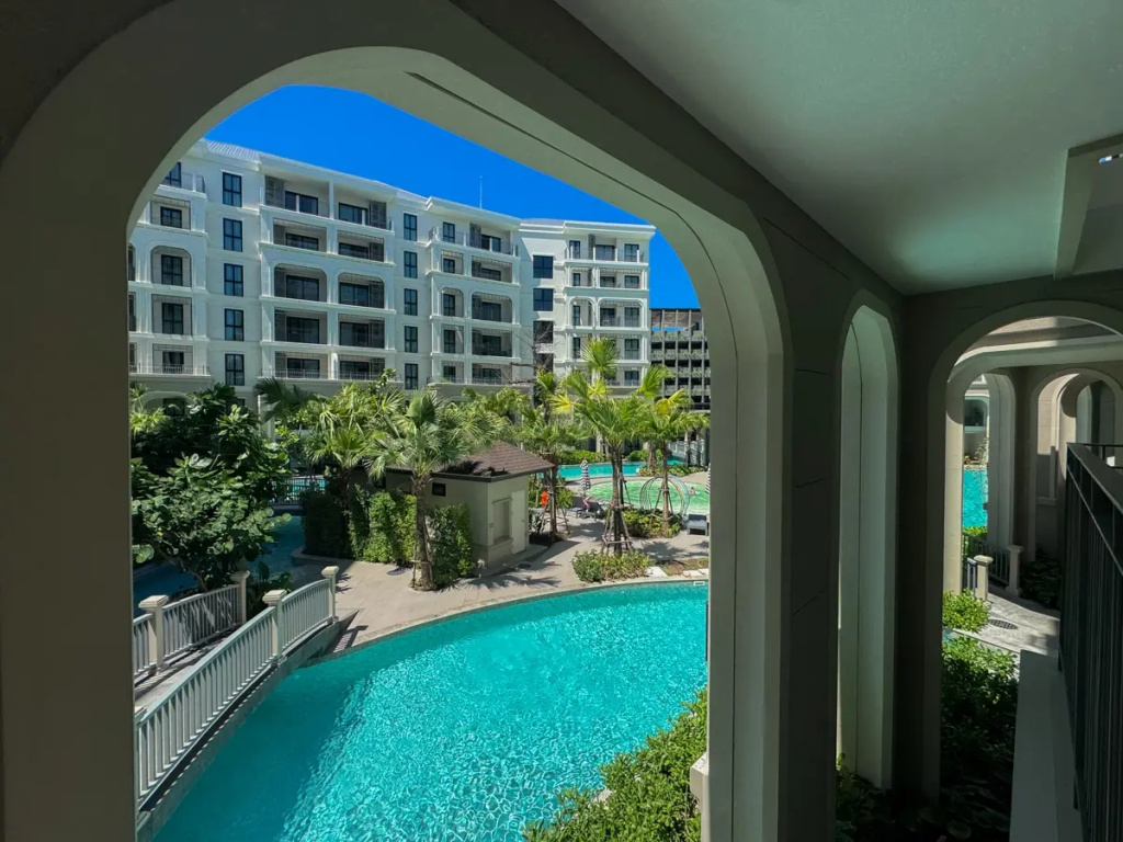 Квартира Luxury 2 bdr Title Legendary Bang Tao pool view