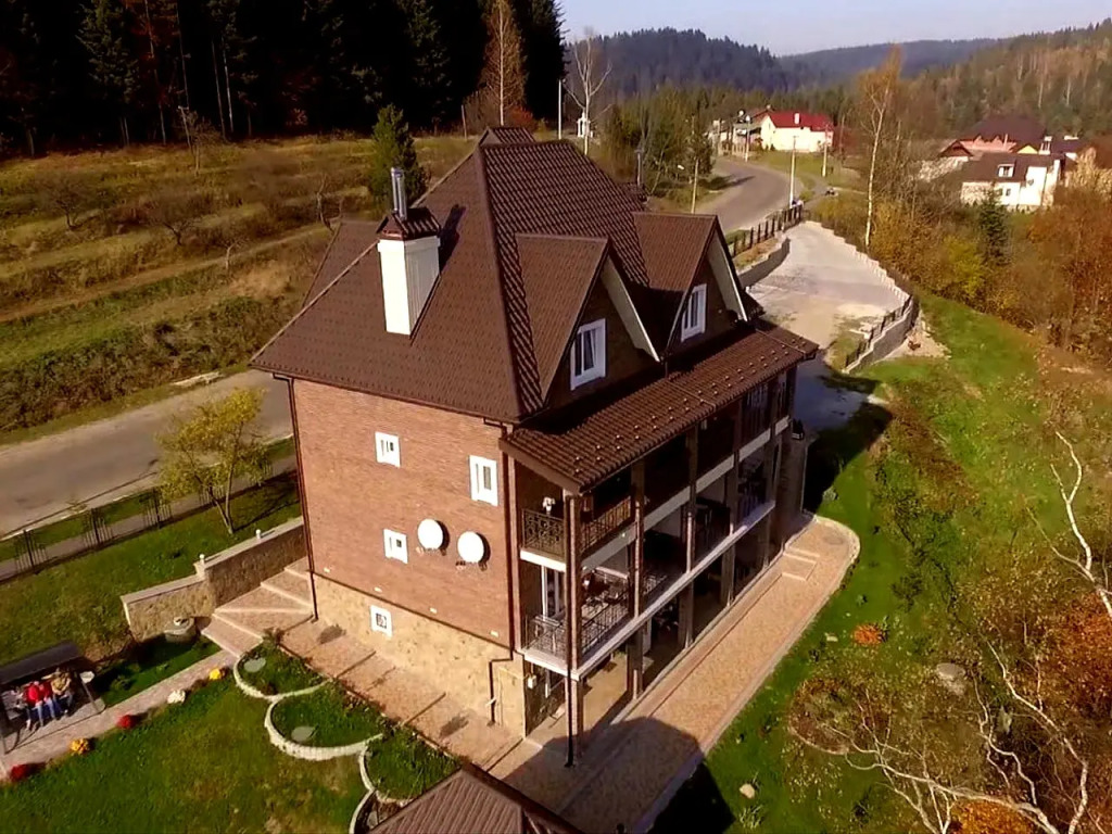 FAVAR Carpathians