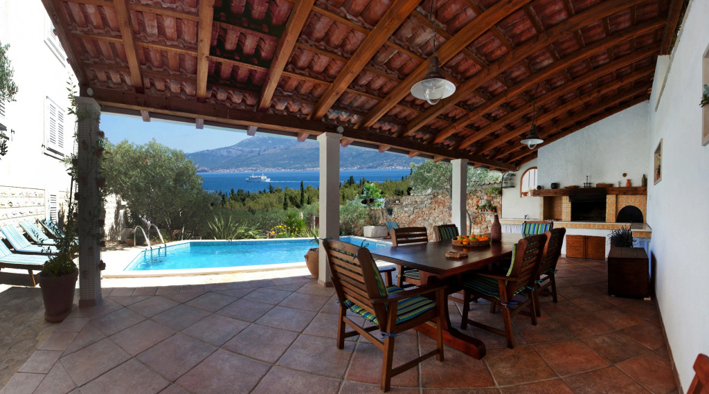 Villa Lukrecia - Stone Villa with Pool & Sea Views I Supetar, Brač