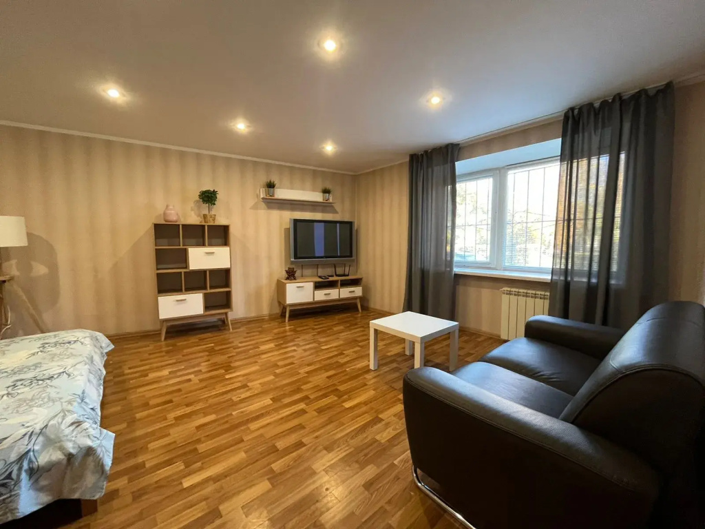Na Ulitse Pritomskaya Naberezhnaya 13 Apartments