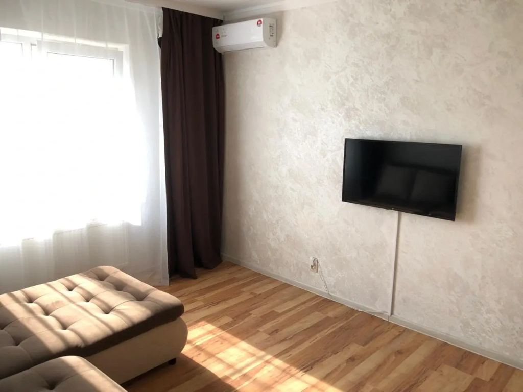 Квартира 77