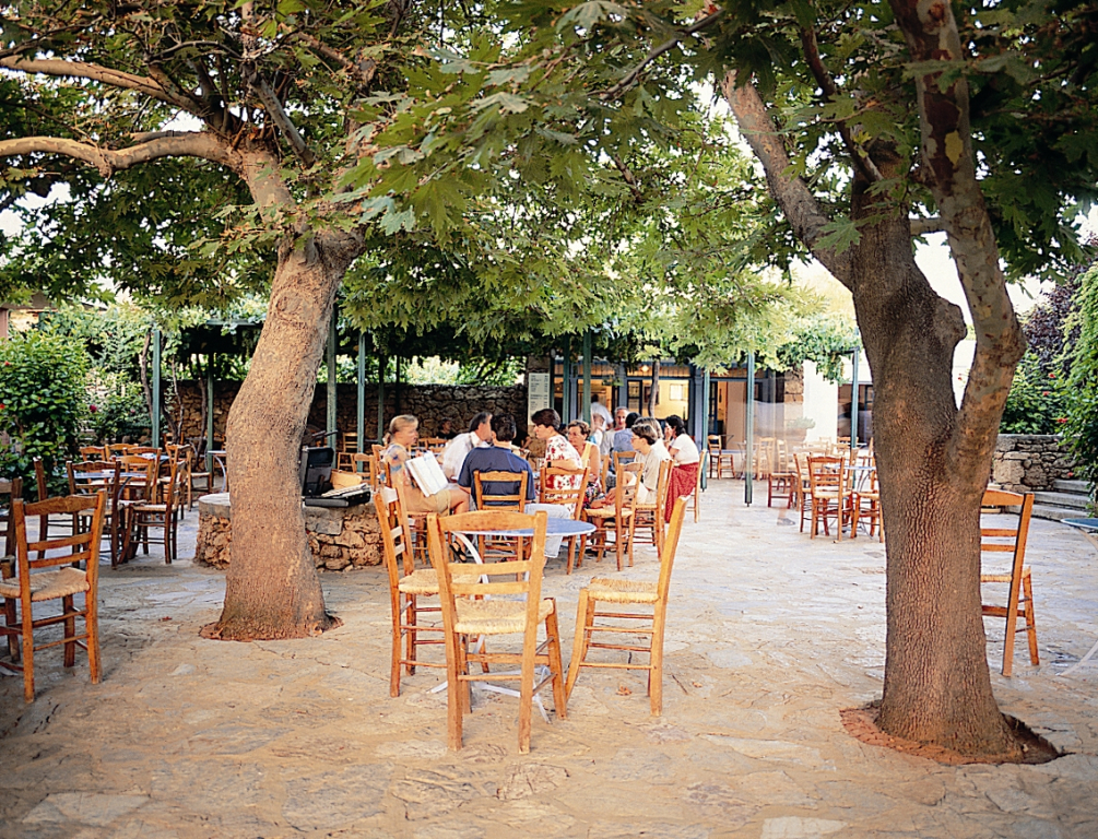 Kernos Beach Hotel & Bungalows