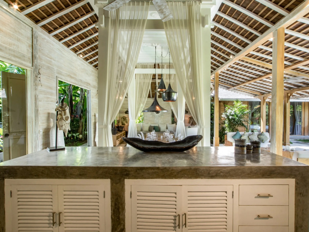 Villa Little Mannao by Villa Finder