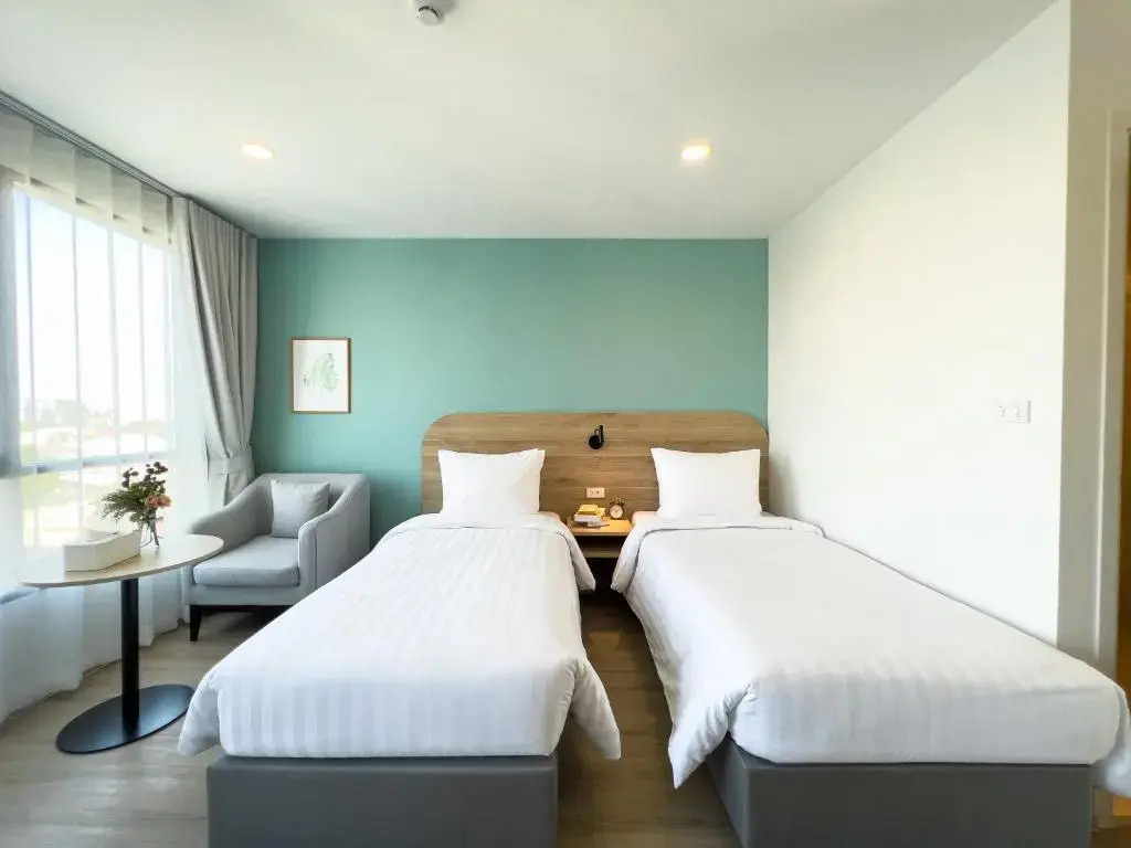 Отель Wellness Stay & Hotel Sukhumvit 107